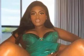 Mulan Tha Dark chocolate Baddi... - Image 1