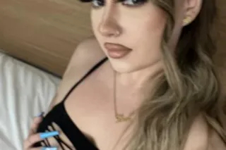 Blazing Hot🔥Beautiful 🥵Bombshe... - Image 1