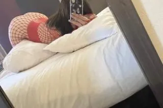 📚College Hottie with a Body 📚 - Image 2