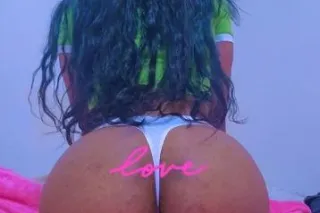 beautiful sexy ,simple and hot latina brunette - Image 1