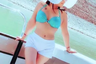 Eye Candy Extraordinaire - Image 1