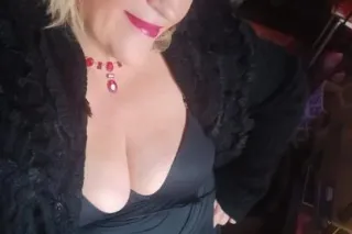 🌺SPRING ON OVER 🌺FULL BODY HOT 🔥 OIL MASSAGE. I OFFER MY TOTAL BODY PACKAGE ✨️ MANSCAPING AND MANICURED FROM HEAD TO TOES😘 - Image 12