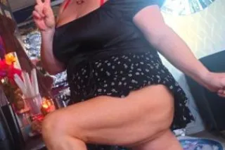 🌺SPRING ON OVER 🌺FULL BODY HOT 🔥 OIL MASSAGE. I OFFER MY TOTAL BODY PACKAGE ✨️ MANSCAPING AND MANICURED FROM HEAD TO TOES😘 - Image 5