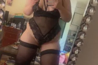 🔥🔥THICK, BLONDE, AND A MOUTH👅 SOOO 💣💣 - Image 2