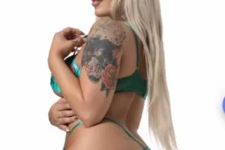 sexy blondie next door!! 🍑🤤 - ... - Image 2