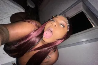 Busty Babe w/ Fat ass & Pussy 🔥 - Image 12