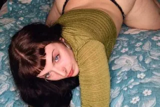 🤤BLUE EYES & THICK THIGHS 🤤 OU... - Image 1