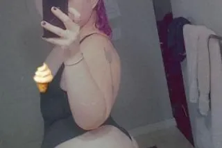 Ready to please.Available 24/7... - Image 4