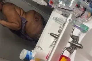 😘😘😘😘 Light skin w/ locs ‼‼ Pul... - Image 1