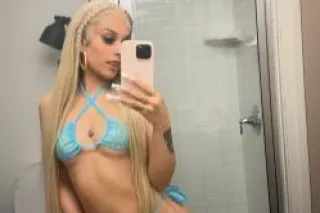 SEXY PETITE LATINA 🔥😍FACETIME ... - Image 1