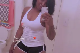 OUTCALLS ONLY - 28 - Image 1