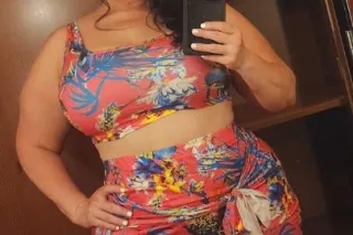 Curvy Dark Hair Brown Eye Southern MILF IM BACK - Image 7