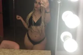 *sexxy light skin looking for ... - Image 1