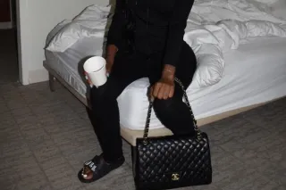 Looking For A Sugar Daddy 💗 Pl... - Image 2