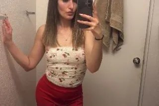 2 Hot Party Girls - Image 10