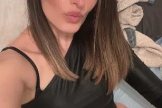 2 Hot Party Girls - 27 - Image 1