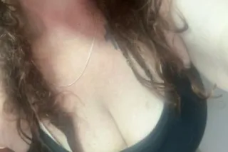 New In Town only here for a li... - Image 2