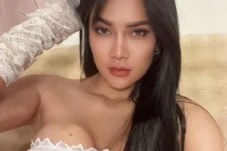Your Busty Thai Goddess Sienna... - Image 1