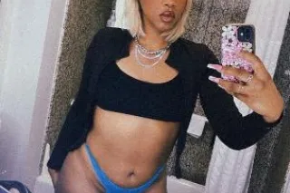 Your Favorite Houston Hottie i... - Image 1