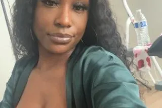 🌟🌟Stunning Bustyyy Ebonyy🌟🌟🔥To... - Image 2