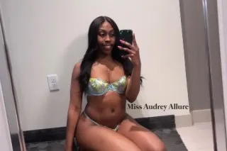 Soft Sensual Ebony 🤎🌸 🤩 Tight Toned Figure 🔥ATF 🤩 Slippery Wet 🫦 Easygoing 💘 Girl Next Door 🎀 - Image 5