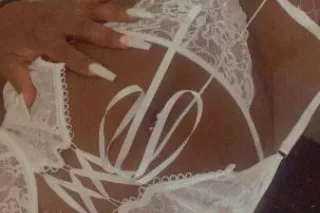 Available 24hr BOOK ME - 26 - Image 1