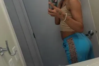 if i get enough clientele ill be there next weekend with meets 😘 from minnesota - Image 11