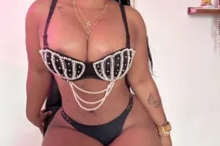 Sexy chica😈 recien llegada a t... - Image 3