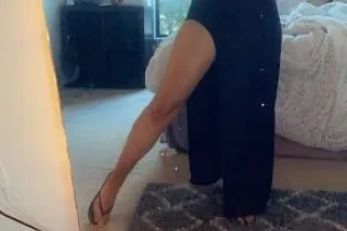 • • **wEeKeNd SpEcIaLs❕**• • 💋... - Image 1