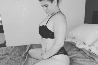 INCALLS AND OUTCALLS AVAILABLE... - Image 2