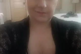 🫦SEXY SOPHISTICATED curvy blonde with big butt nice Lips,hips, and fingertips!: - Image 7