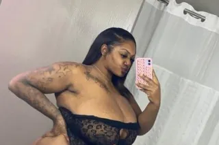 CHOCOLATE FREAK 🍫🩷 LET ME GIVE... - Image 2