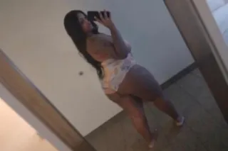 CHOCOLATE FREAK 🍫🩷 LET ME GIVE... - Image 4