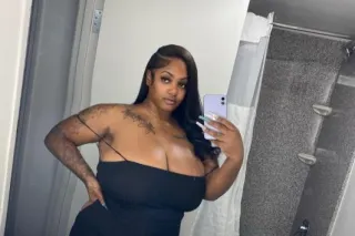 CHOCOLATE FREAK 🍫🩷 LET ME GIVE... - Image 1