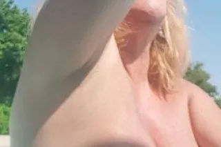 EXTRAORDINARY HOT WOMAN - 42 - Image 1