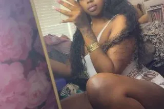 NEW HERE !😻🥰Hey Guys Im Taylor... - Image 1