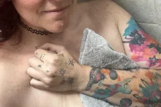 Bored and horny MILF lets have... - Image 4