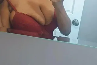 Big Booty 💋 Teraah - 27 - Image 1