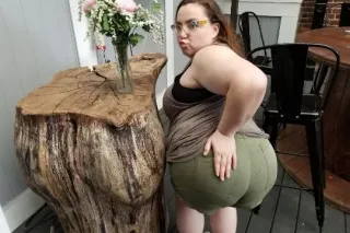 Brunette BBW Bombshell👀 👀 - Image 5