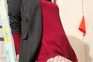 Sexy MILF Ready to Play. Hosti... - Image 3