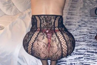 Bilingual Mami doing In and Ou... - Image 4