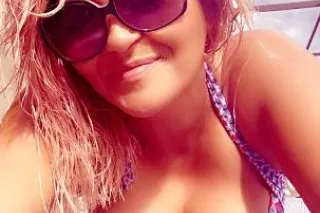 Bilingual Mami doing In and Ou... - Image 1