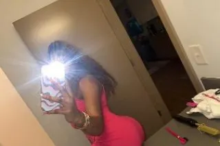 New In Town 😋 PRETTY FACE WITH THE TIGHT & CREAMY PUSSY - Image 5