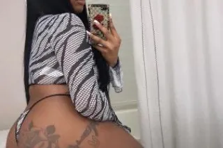 tight wet young kat when u pull out sound like champange popping 😅🫶🏽 - Image 7