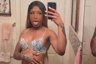 Tasty Tuesday 🥵💦 Creamy Horny 🍦 Hot Juicy Pussy 🥵💦 Outcall and car available 💕ONLYFANS @OFFICIALRAINYDAYSS ☔🫦💖 - Image 7