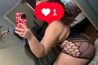 new in town 💘 - 24 - Image 1