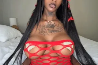 Busty amazon 😍 - 24 - Image 4