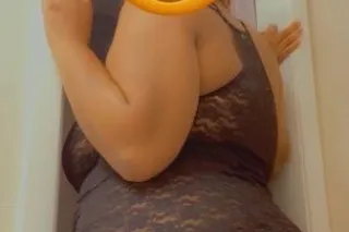 Sexy Thick Chick - 24 - Image 1