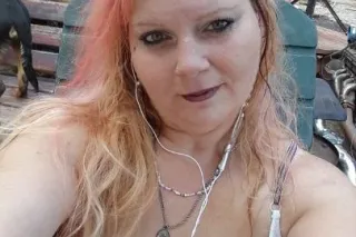 sexy curvy middle aged real woman - Image 11