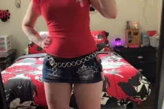 Super Slut Trying to Get Pussy Stuffed. - Image 5